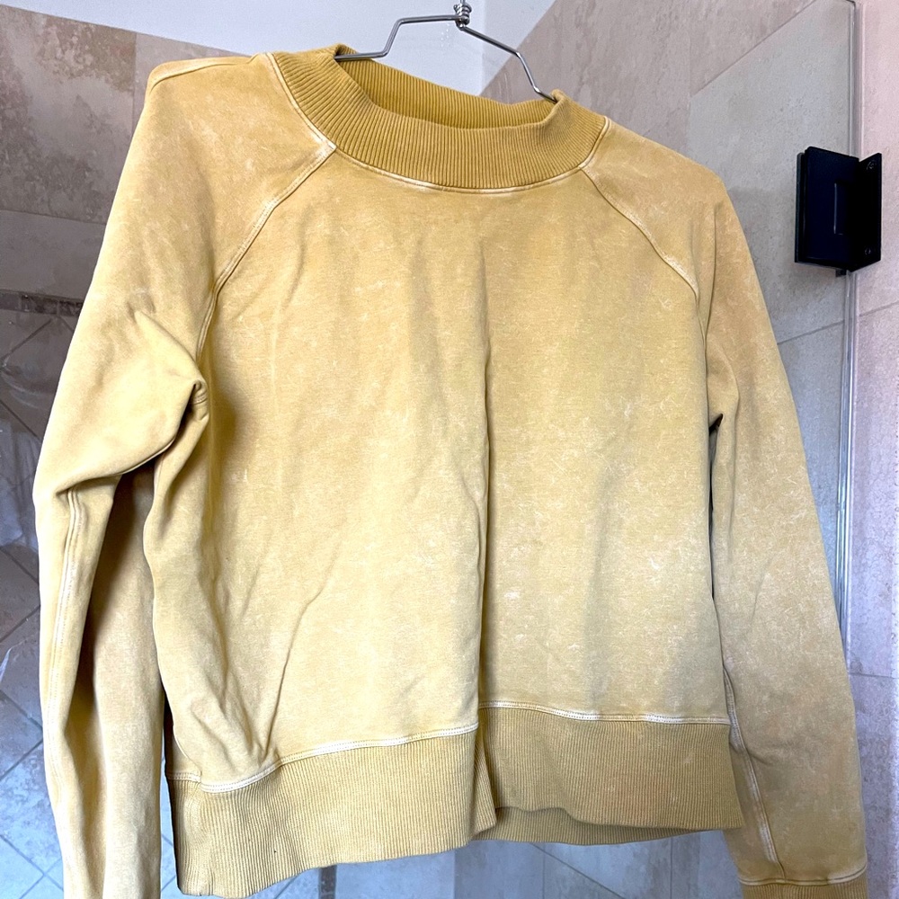 Lululemon top